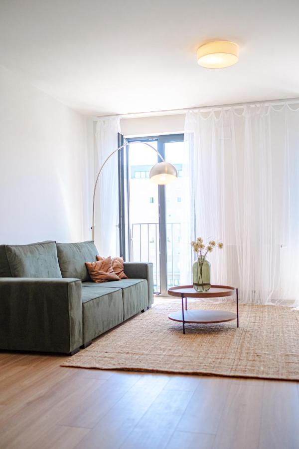 Newly Built Apartment In Vibrant Neighbourhood プラハ エクステリア 写真