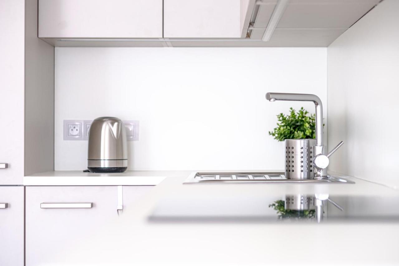 Newly Built Apartment In Vibrant Neighbourhood プラハ エクステリア 写真