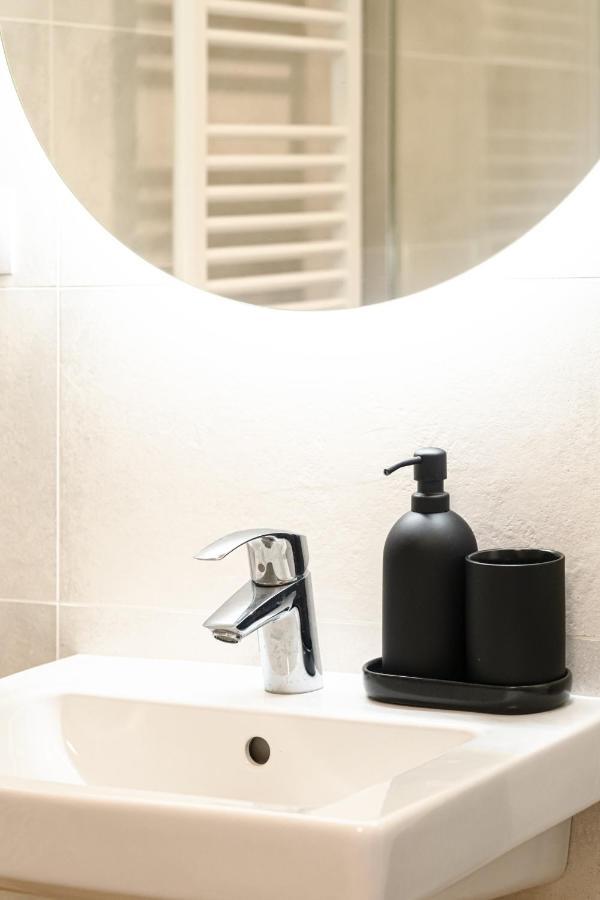 Newly Built Apartment In Vibrant Neighbourhood プラハ エクステリア 写真